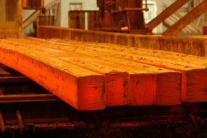تعیین قیمت پایه شمش فولادی در بورس برمبنای ۷۰ درصد کشورهای همسود